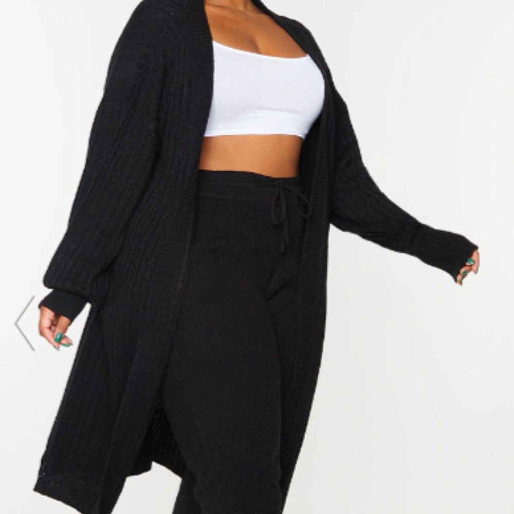 (Pretty Little Things) Plus Black Ribbed Knit Midi Cardigan